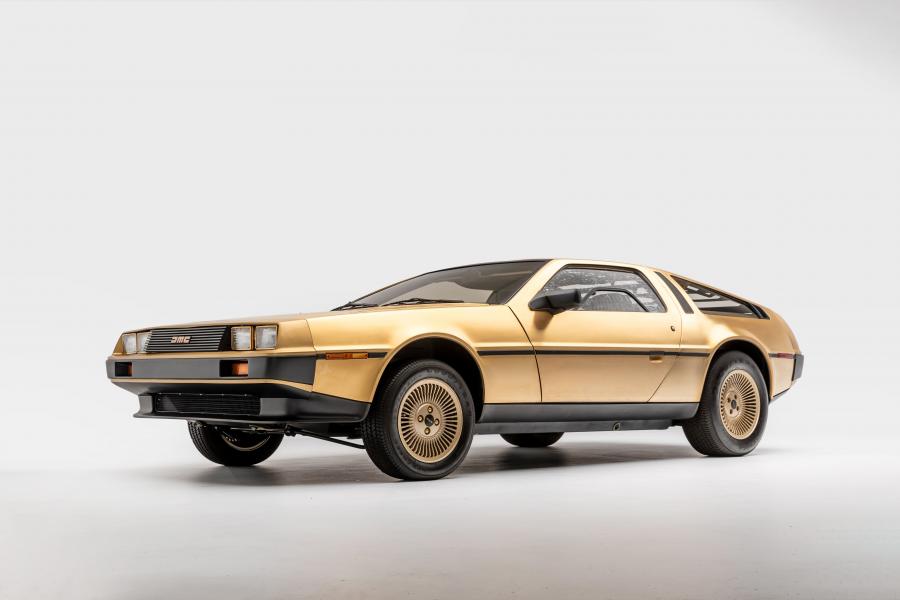  DeLorean DMC-12 Goldplated 1981 года  (фото 8 из 15)